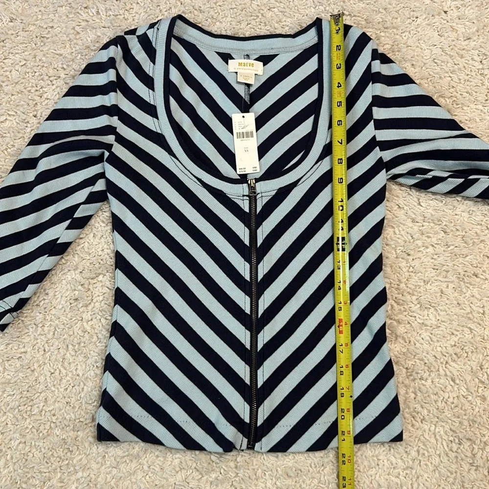 NWT ANTHRO MAEVE XS front zip scoop neck top in blue motif - Picture 7 of 10